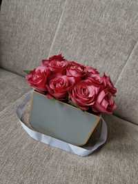 Flower box sztuczne róże