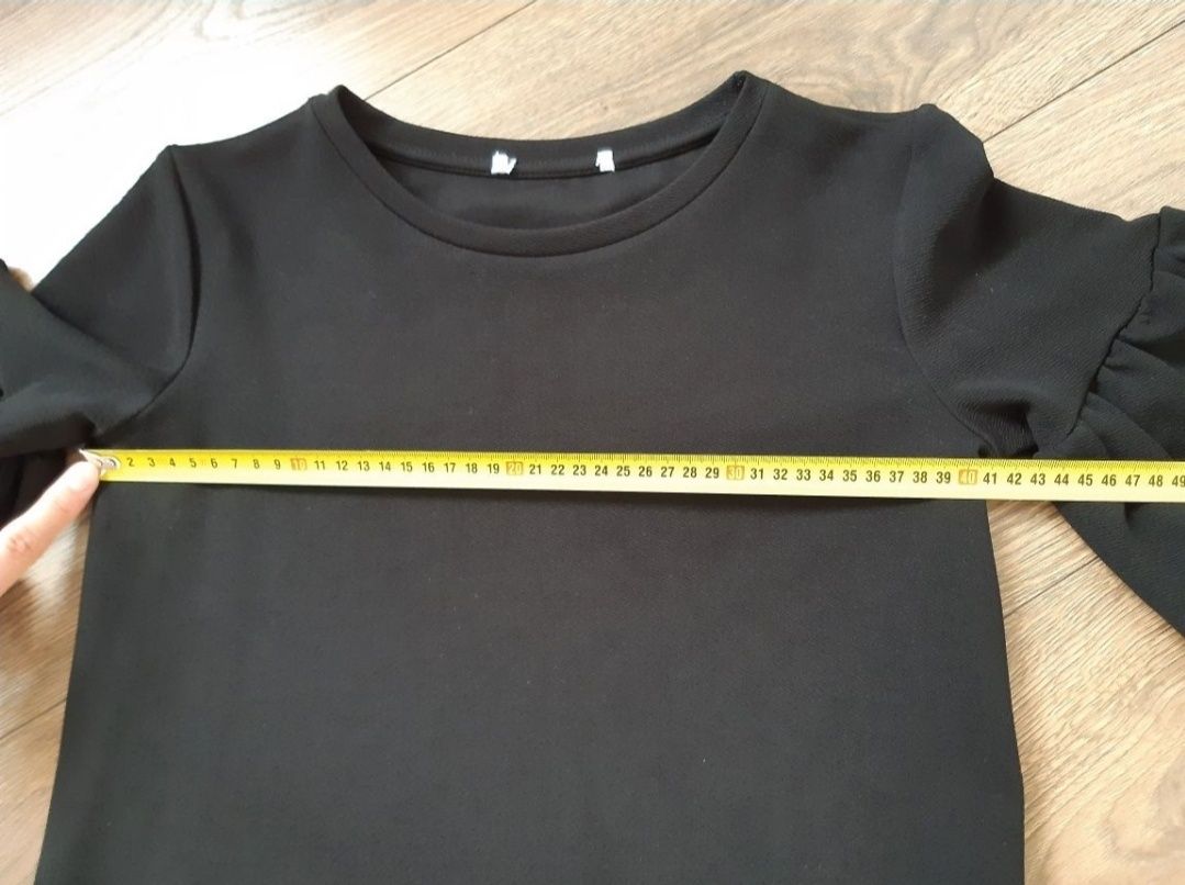 Sukienka XS 34 Pull&Bear czarna mini rękaw z falbaną prosta