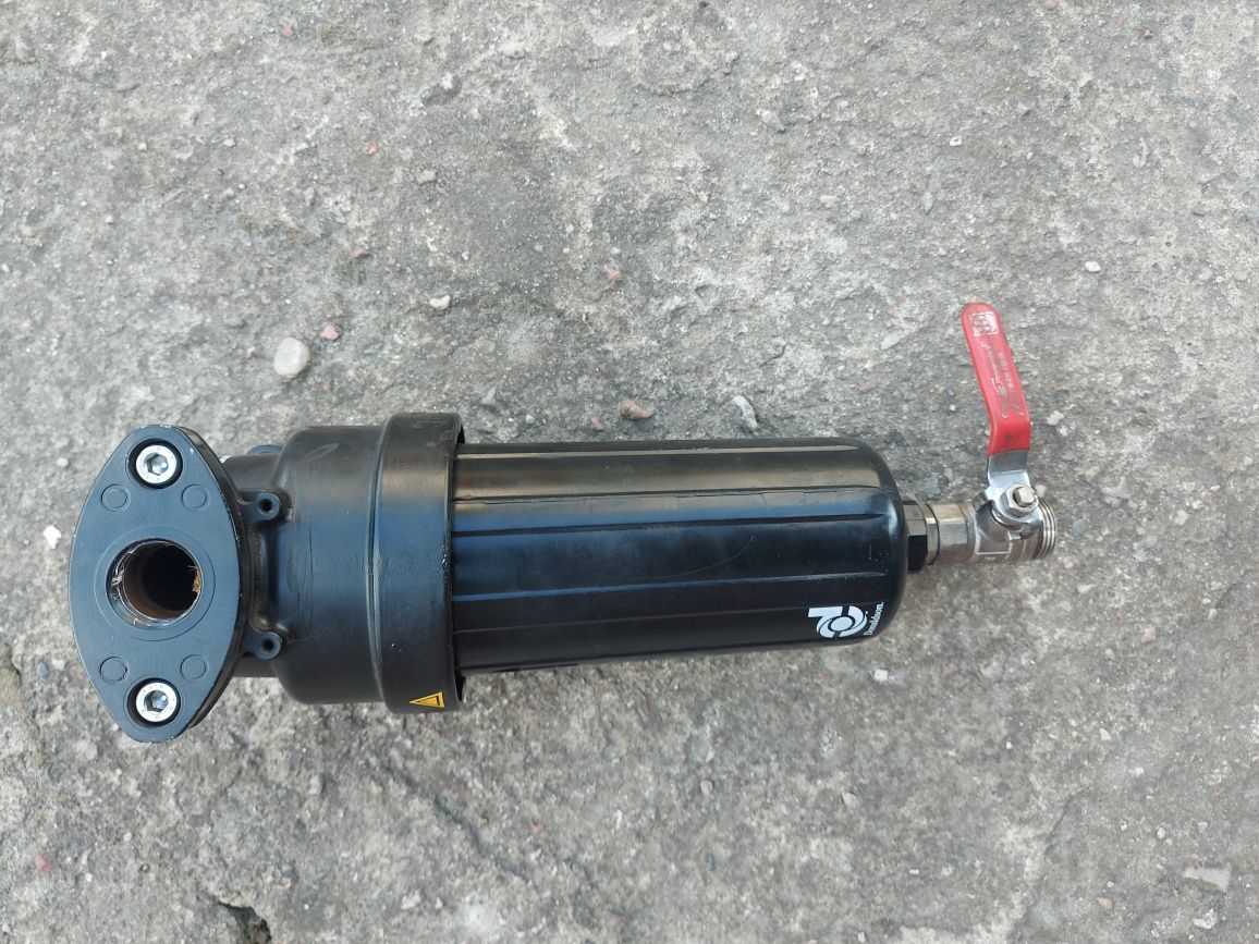 Separator cyklonowy DF-C0210-OU wraz ze spustem kondensatu UFM-D05