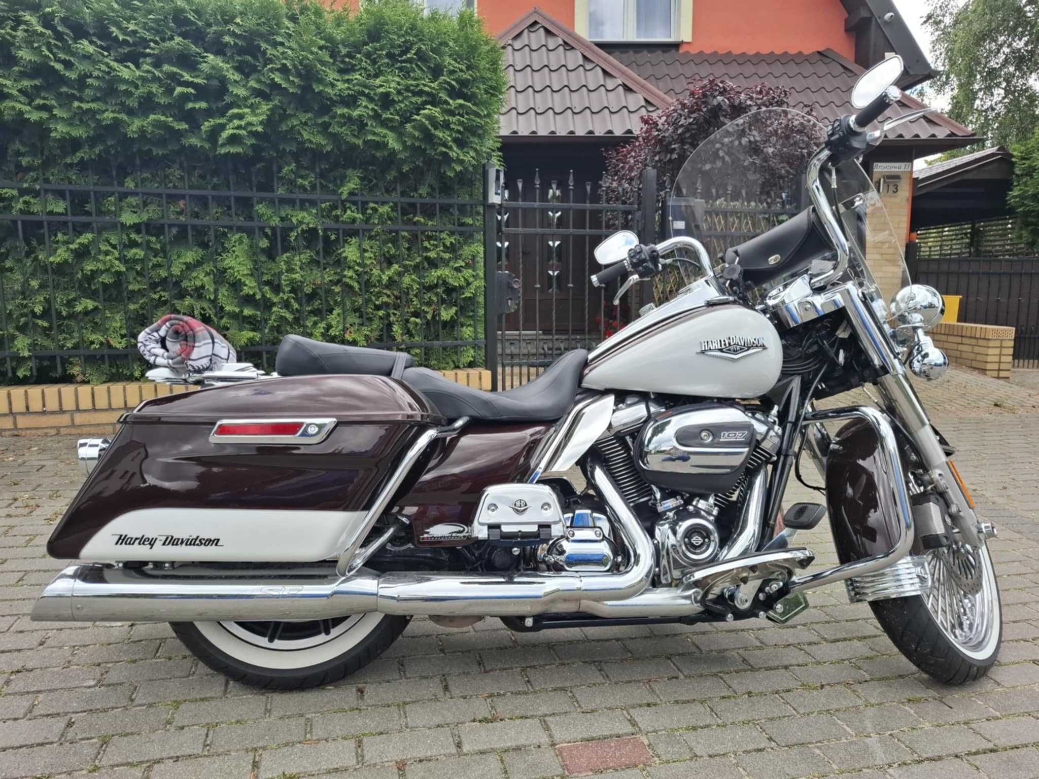 HARLEY DAVIDSON FLHR rok 2021  1760 mil
