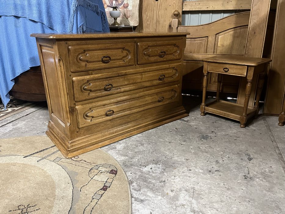 Piękna dębowa sypialnia