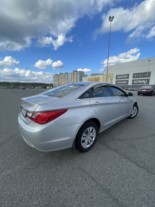 Продаж hyundai sonata 2.4 бензин 2011р