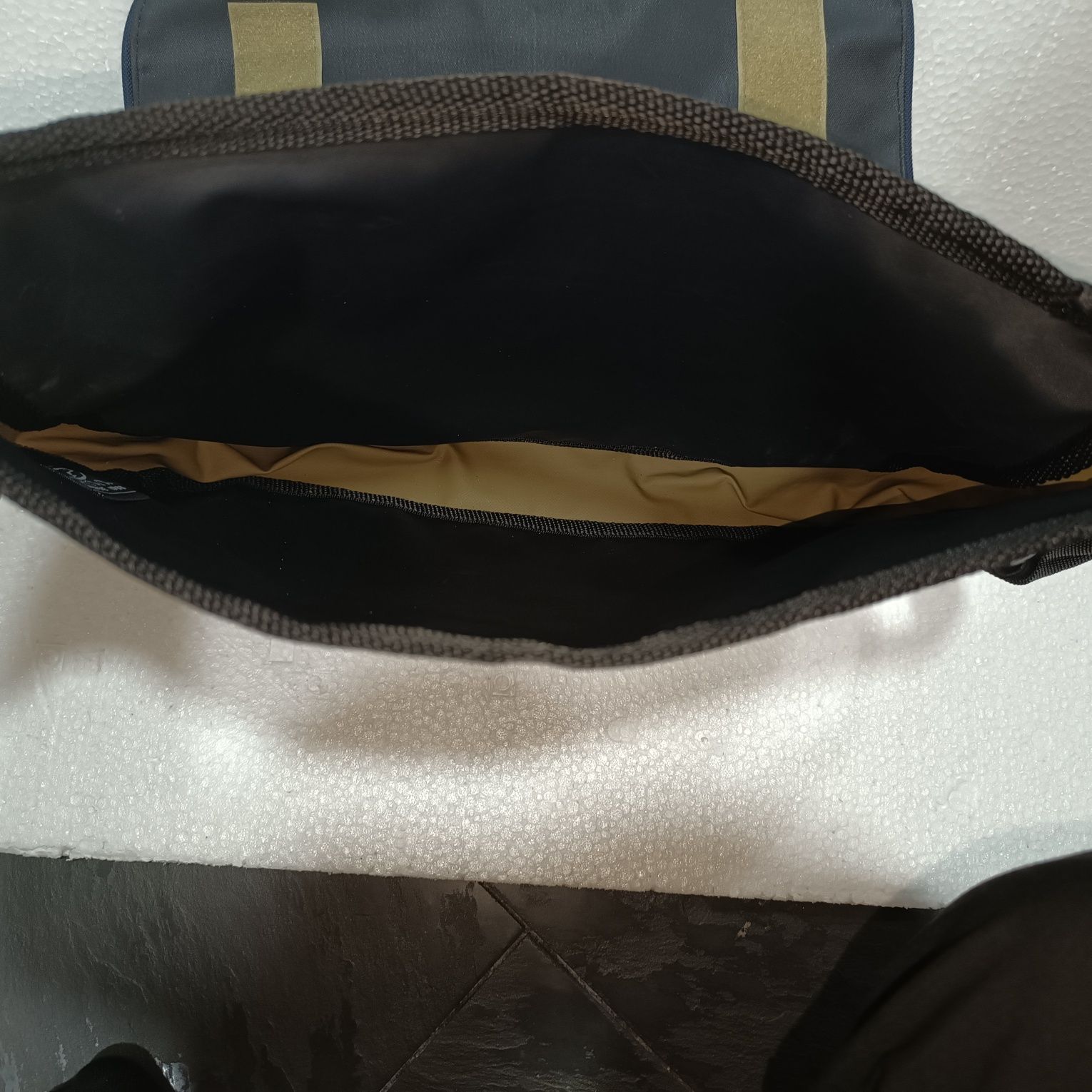 Bolsa Omni Castanho claro aprox. 35cms x 30cms