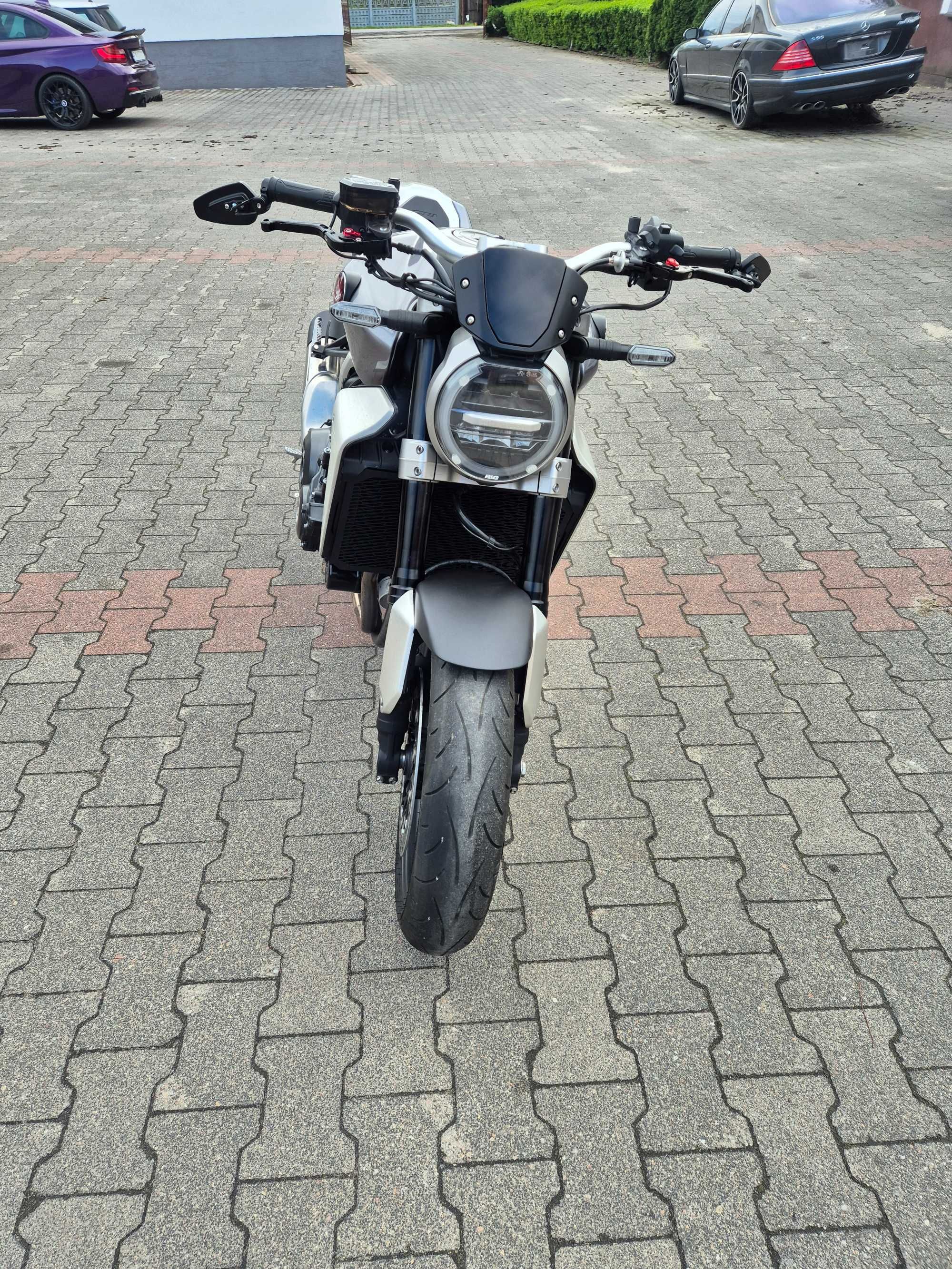 Honda cb1000r  sc80