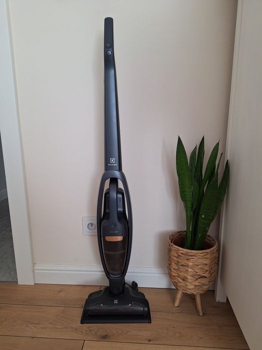 Odkurzacz bezprzewodowy pionowy Electrolux WELLQ7