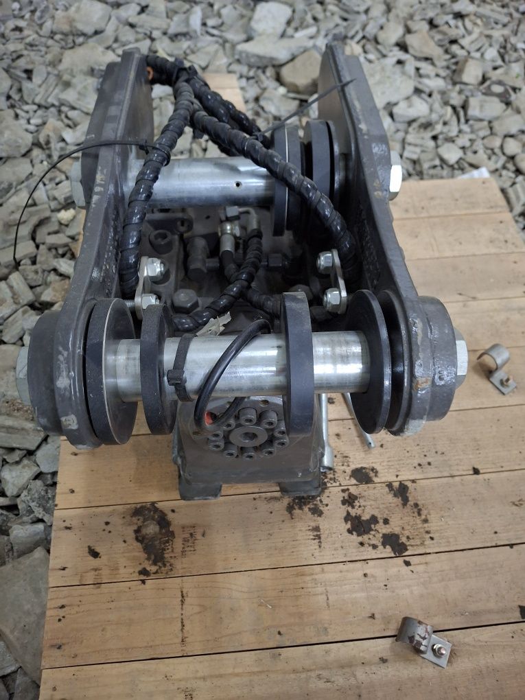 Szybkozłacze wychylę powertilt Kinshofer 4-6 ton Lehnhoff