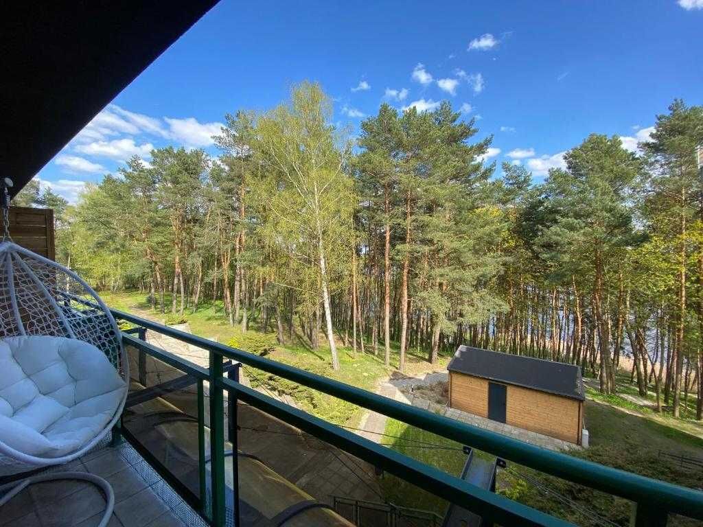 Apartament nad Narwią – 1. linia brzegowa, balkon, siłownia, sauna