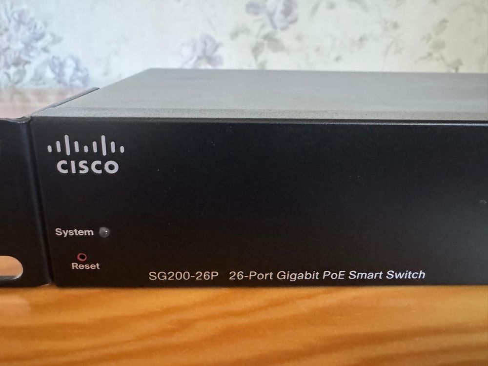 Світч (коммутатор) виробництва Cisco - 26 портів 1 GB, 12 із них - PoE