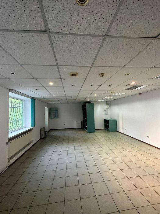 Продаж комерційне приміщення р-н кінотеатру Космос