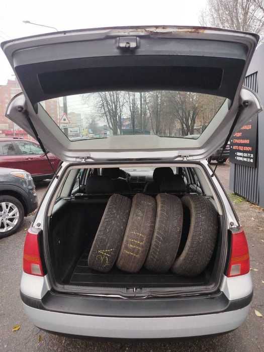 Volkswagen GOLF IV за 3500 $