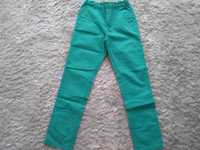 Spodnie chłopięce zielone rozmiar 164 z Reserved