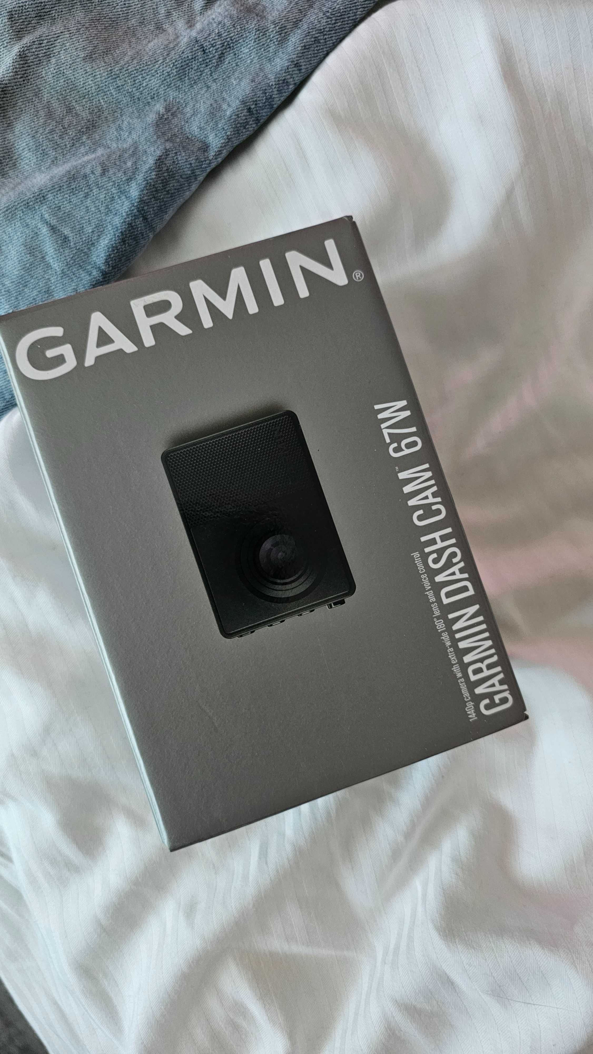 Wideorejestrator GARMIN Dash Cam 67W
