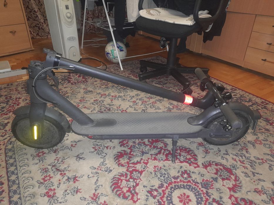 Електросамокат xiaomi essential