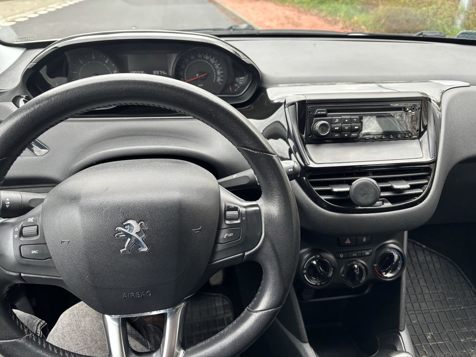 Peugeot 208 stan bdb