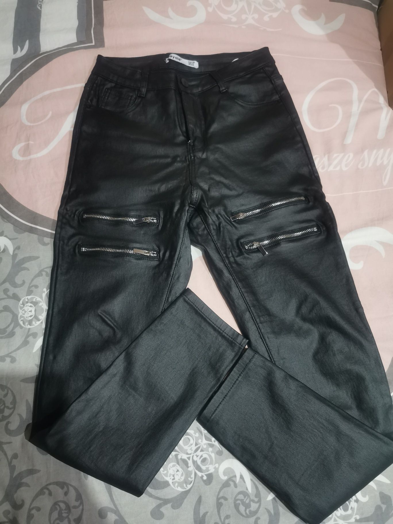 Spodnie woskowane roz 38