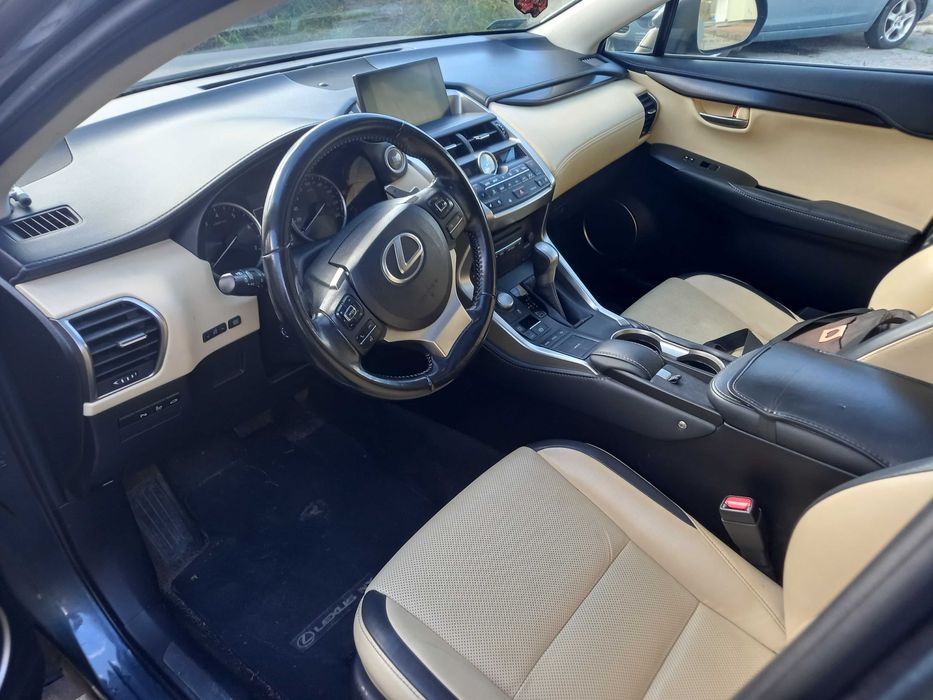 Lexus NX 200T  15r. 2.0 Benzyna