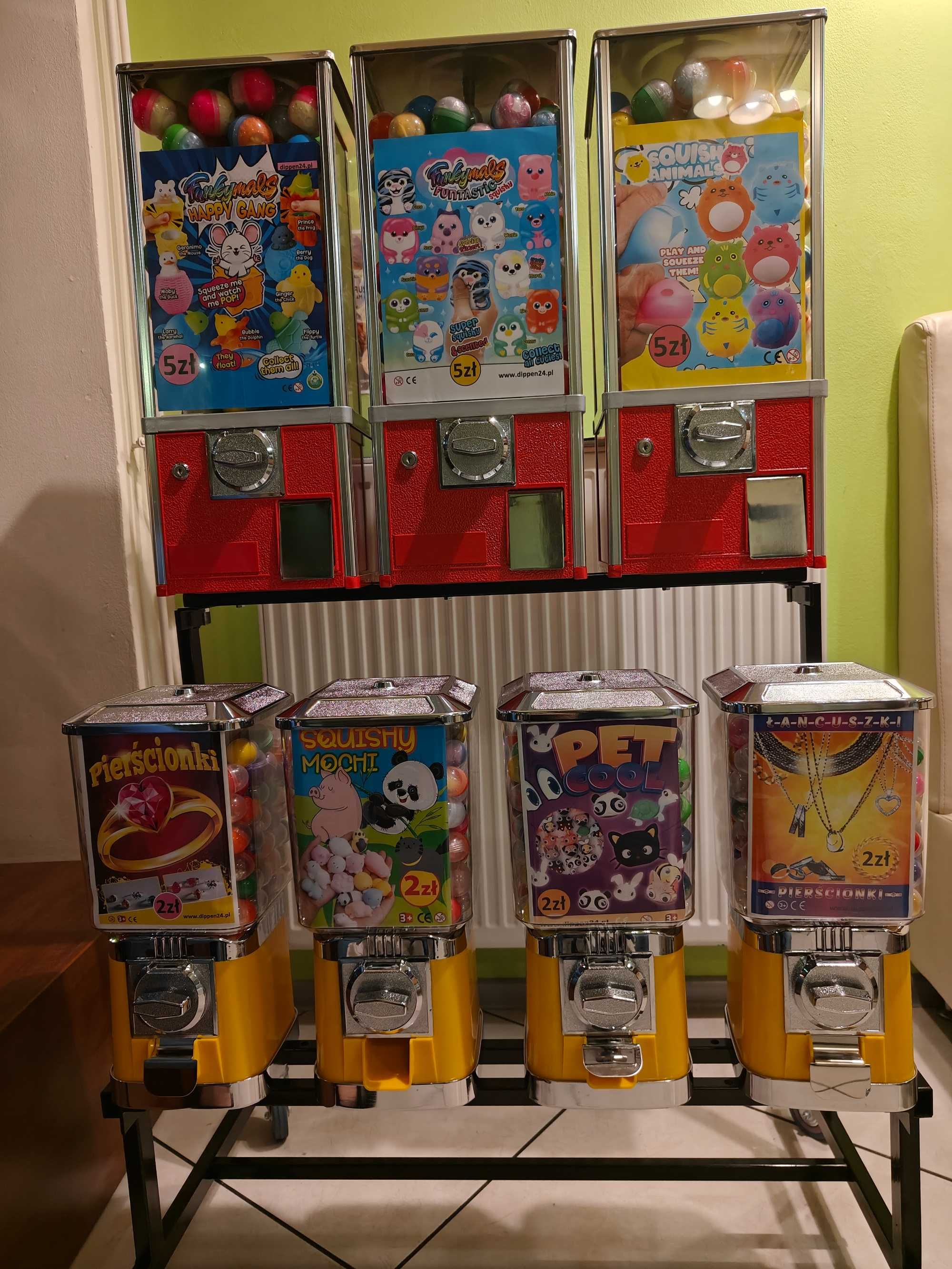 Automat zarobkowy, sprzedający kulki, na kulki, Kulkomat- Do klienta