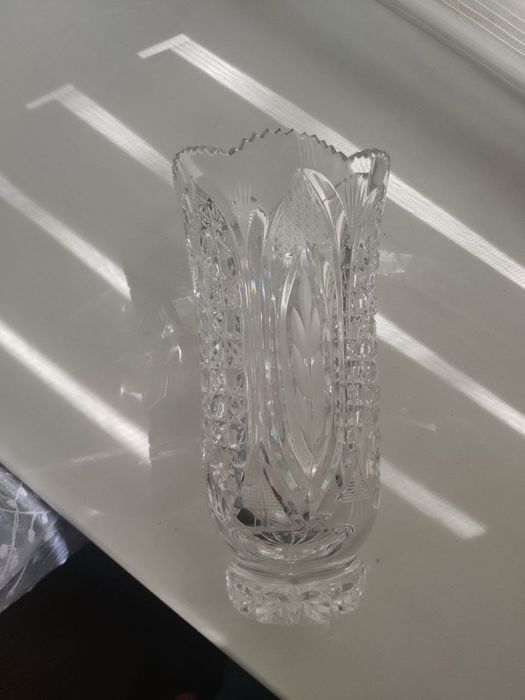Продам кришталеву вазу
