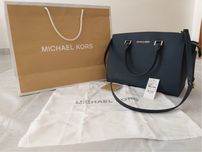 Mala Michael Kors