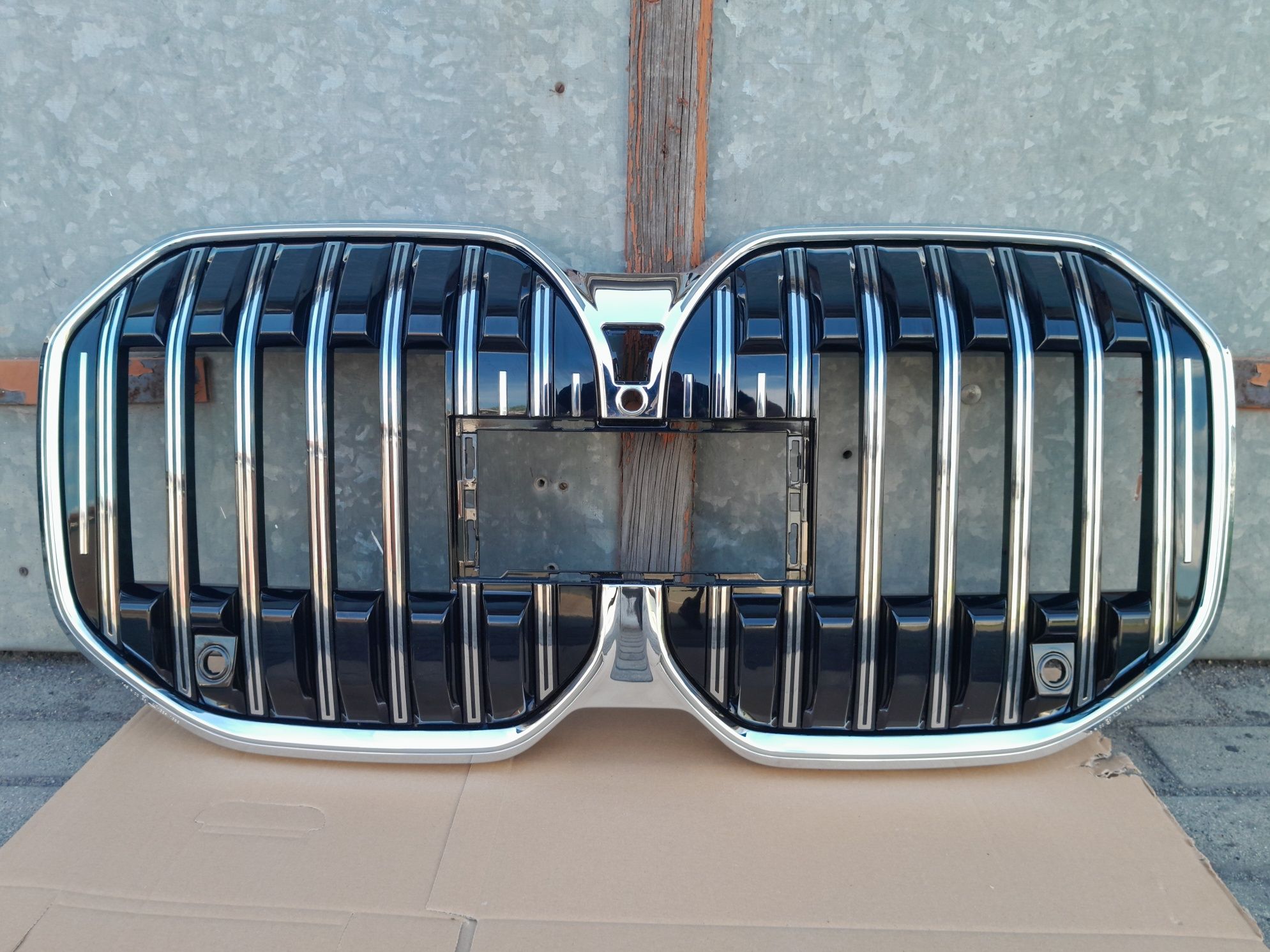 Grill Atrapa BMW 7 G70 CHROM Podświetlany