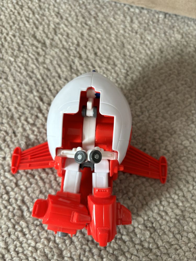 Cobi, Super Wings, figurka transformująca jett