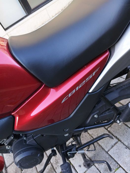 Honda Cb125f impecável