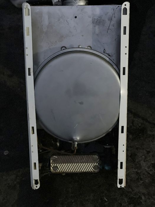 Газовый котел двухконтурный BAXI ECO FOUR 24 F турбо