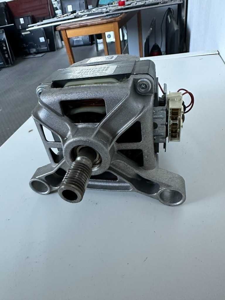 Silnik pralki MCA 38/64-148/AD8 370W