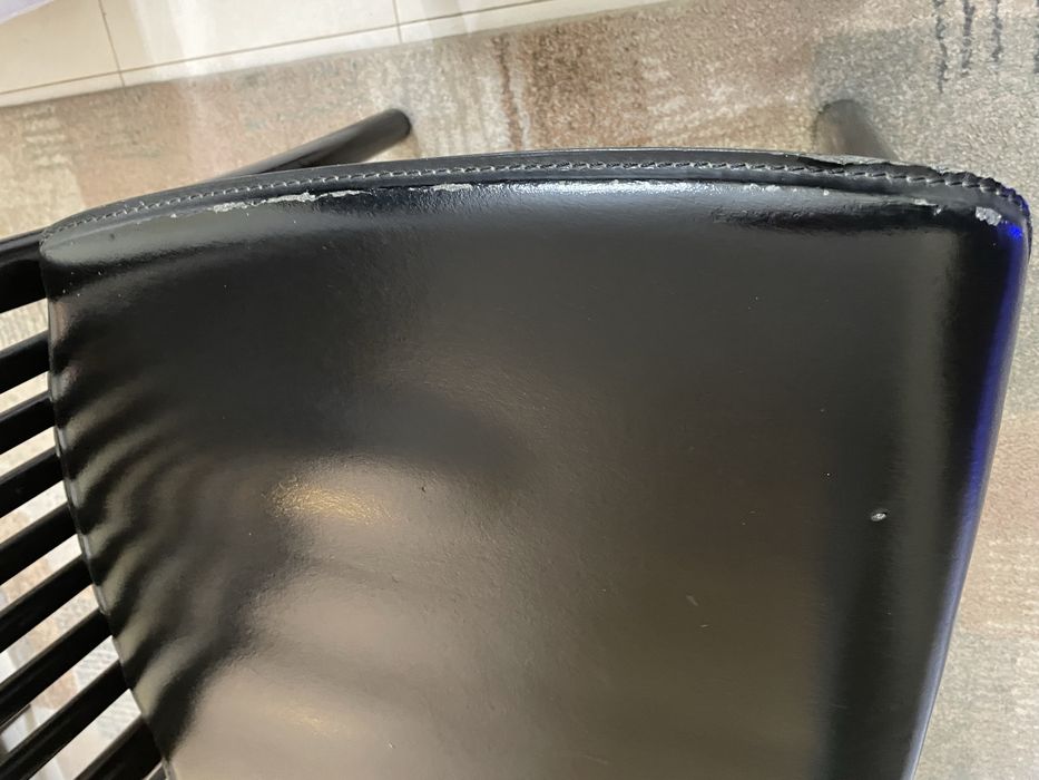 Mesa sala de jantar e cadeiras