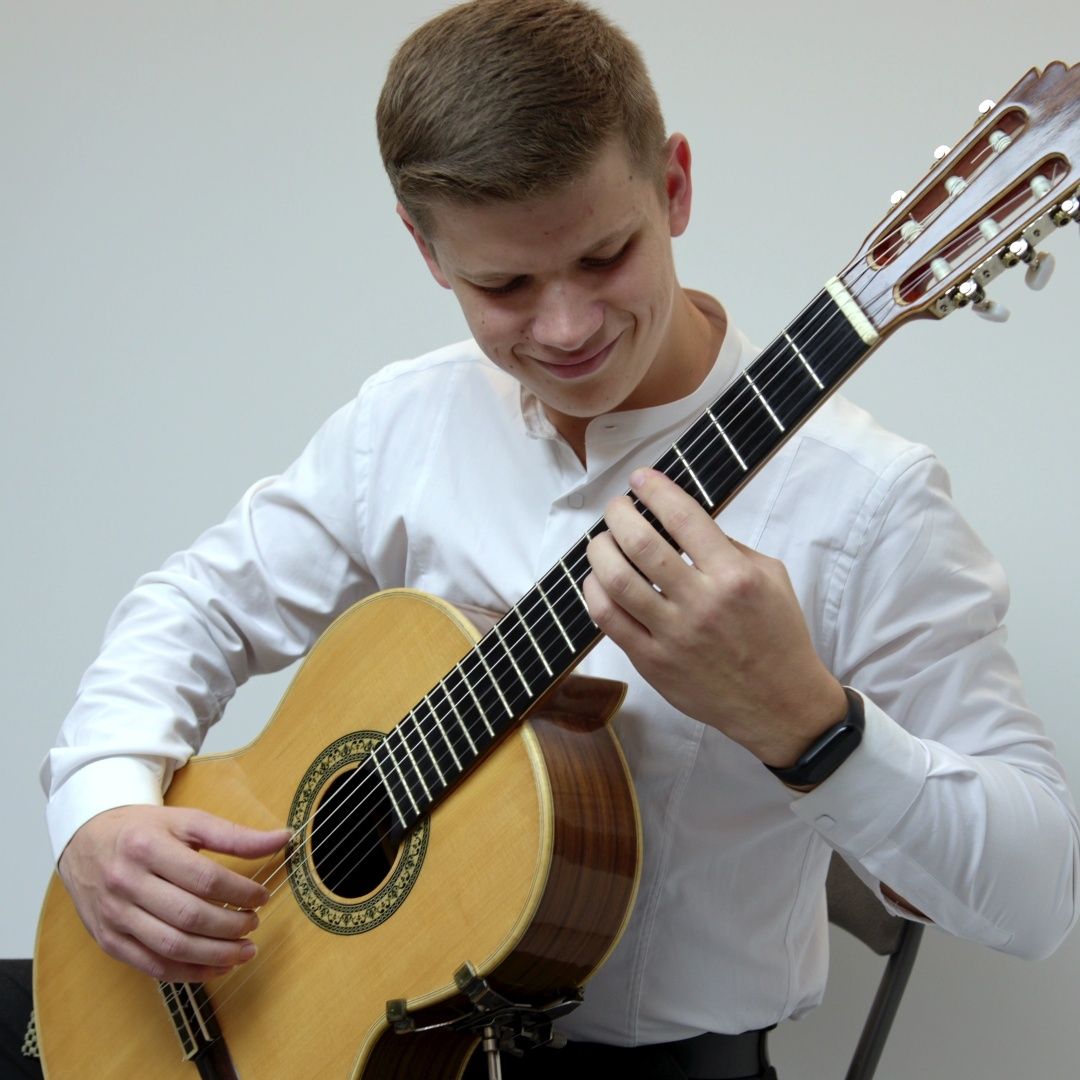 Уроки гри на гітарі ( уроки гитары) онлайн