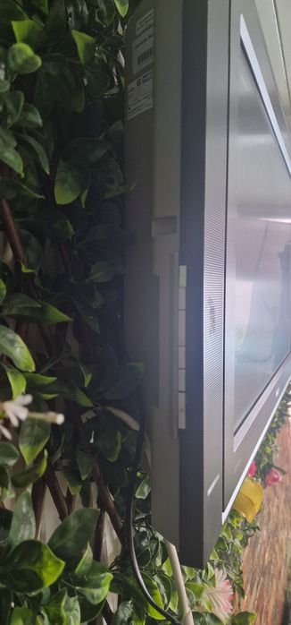 Televisão Philips preta