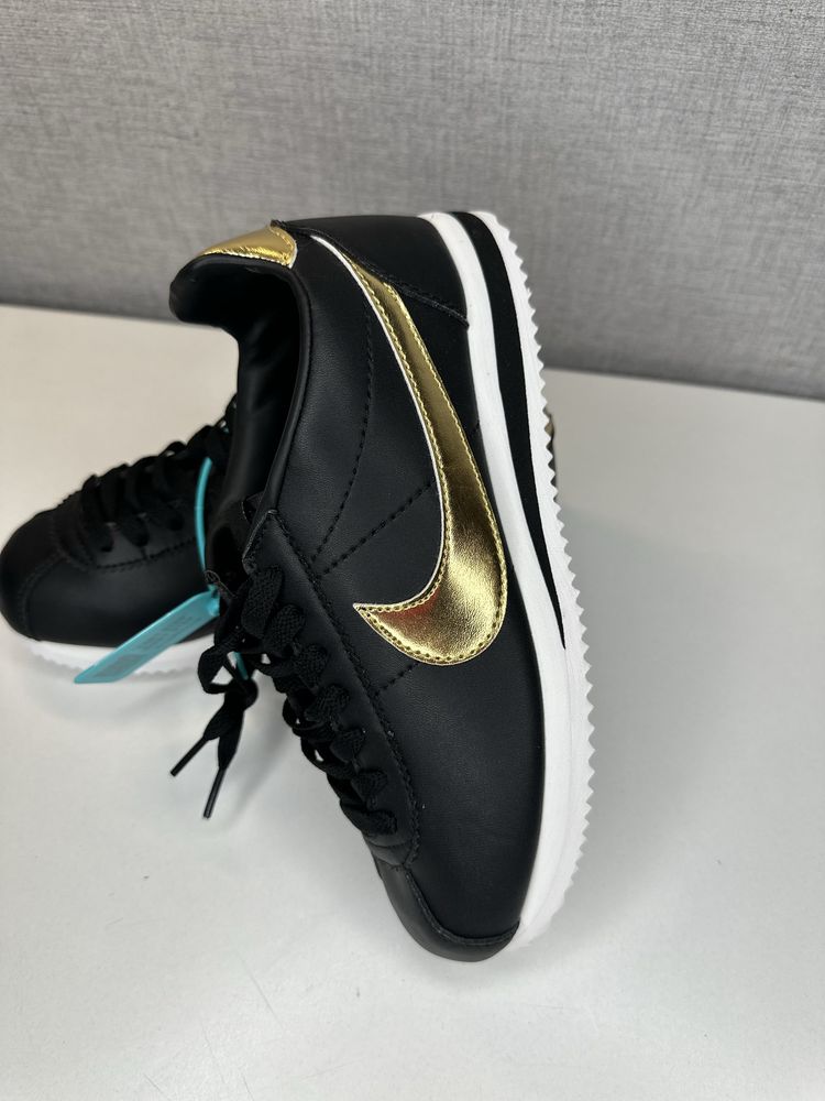 Nike Cortez black