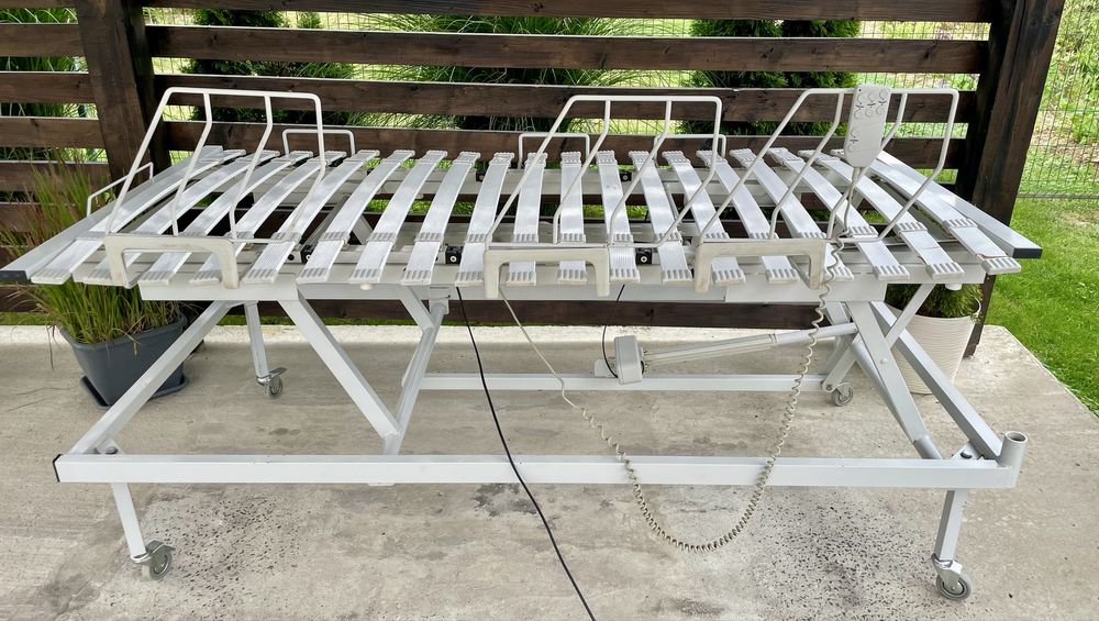 Медичне ліжко з електроприводом DUOMAT