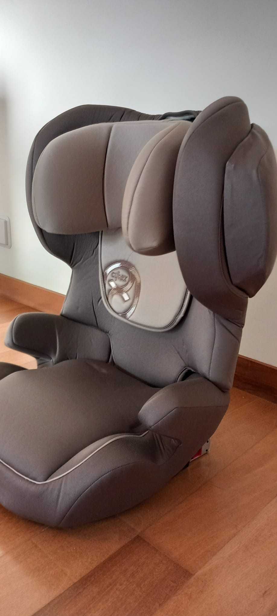 Cadeira Auto CYBEX JUNO 2-FIX 9-18 kg ; 9 Meses - 4 Anos