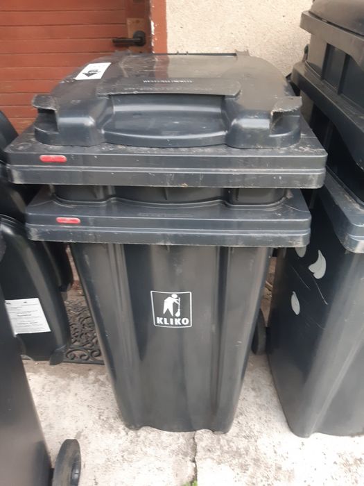 Czarny kubeł 240l dla Pani anki