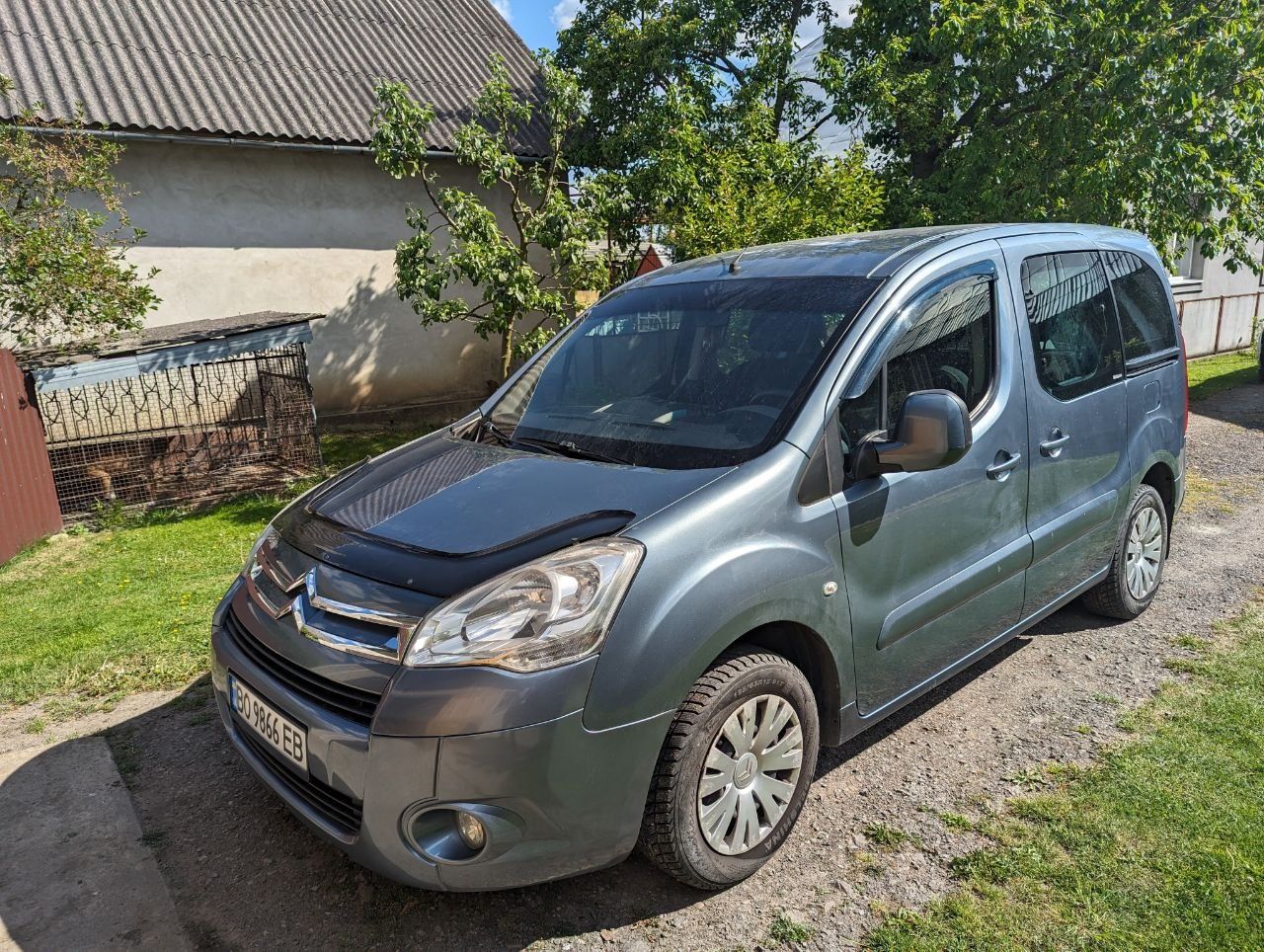 Продається доглянутий сімейний автомобіль Citroen Berlingo 2011