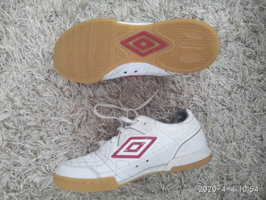 Sneakersy białe 35 Umbro buty stan bdb szkoła