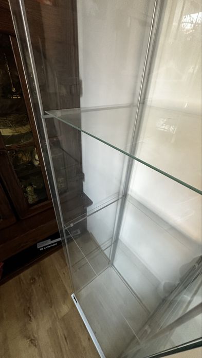 Szklana witryna IKEA