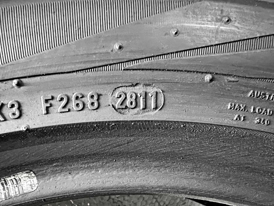 Шини Б/в 235.60.18 комплект Pirelli