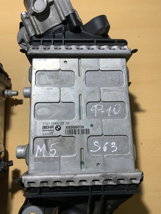 Радиатор интеркулер 7843123  мотор S63 М5 ф10 М6 Ф12 m5 f10 m5