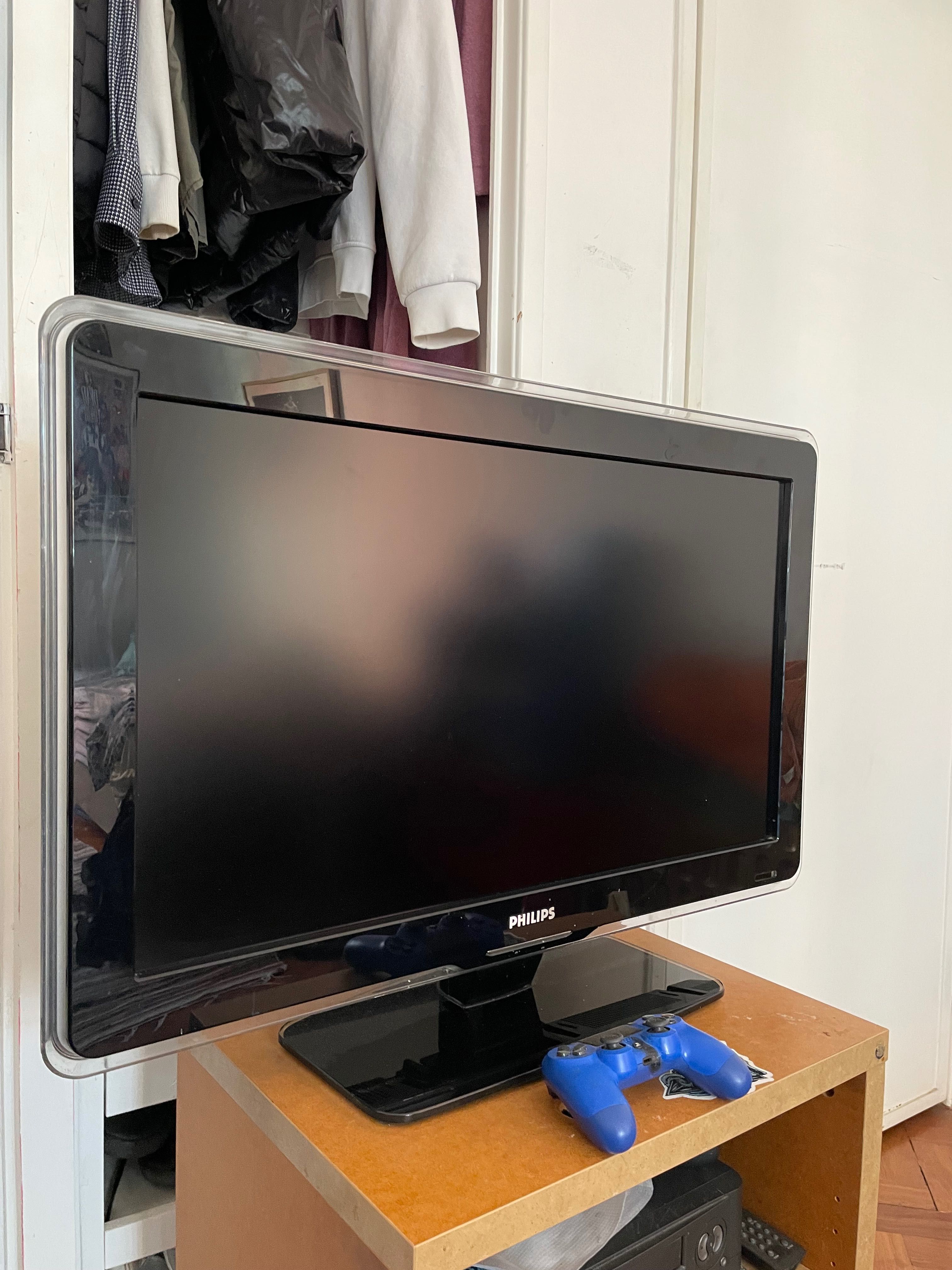 Televisão / TV Philips Modelo 32PFL7403D/12