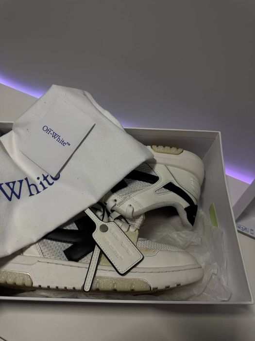 Off-White Out-Of-Office Офіси 43