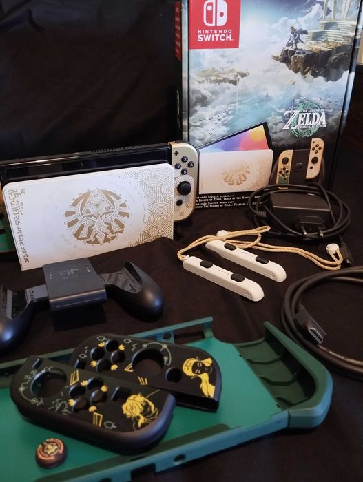 Nintendo Switch OLED Zelda + Capa Zelda