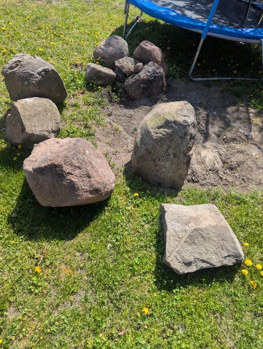 Kamienie, głazy na skalniak