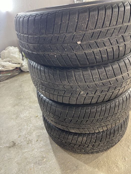 Продам комплект зимней резины Barum Polaris5 205/60/16