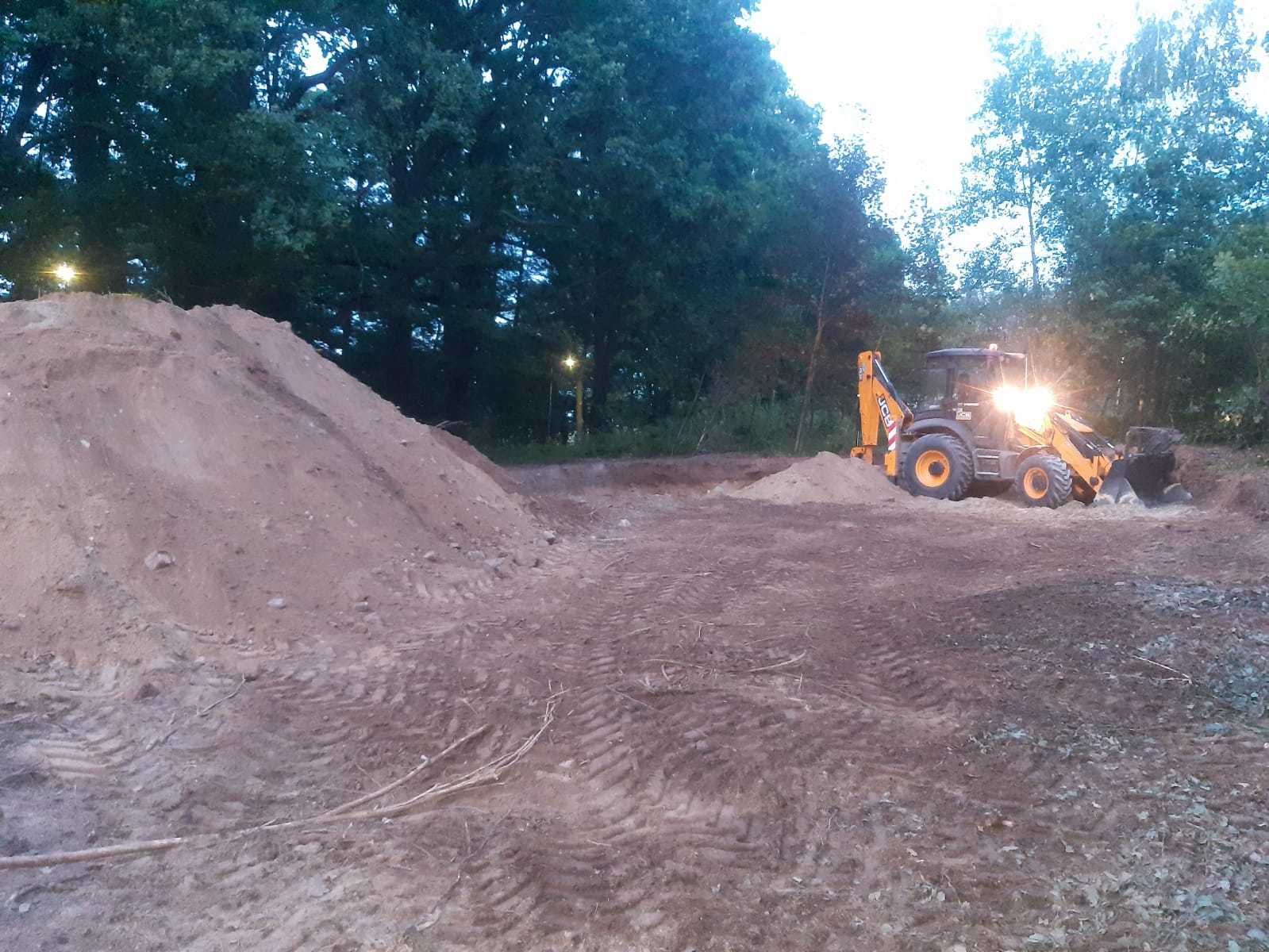 Roboty ziemne Strzelin i okolice  koparko-ładowarka JCB , Transport