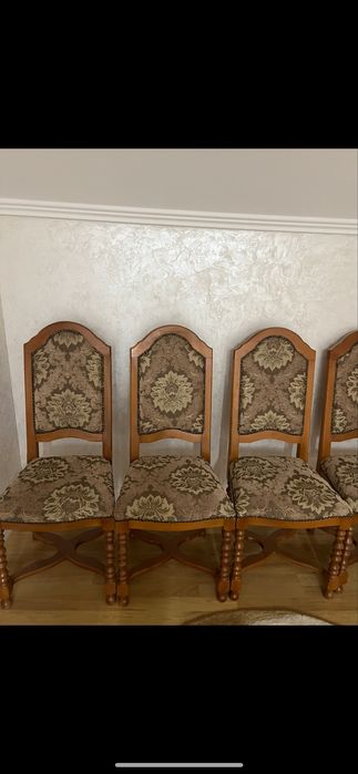 Продам стільці  в хорошому стані