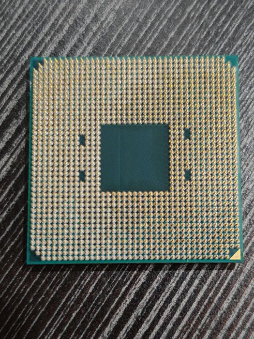 AMD Ryzen 5 3600 z oryginalnym chłodzeniem