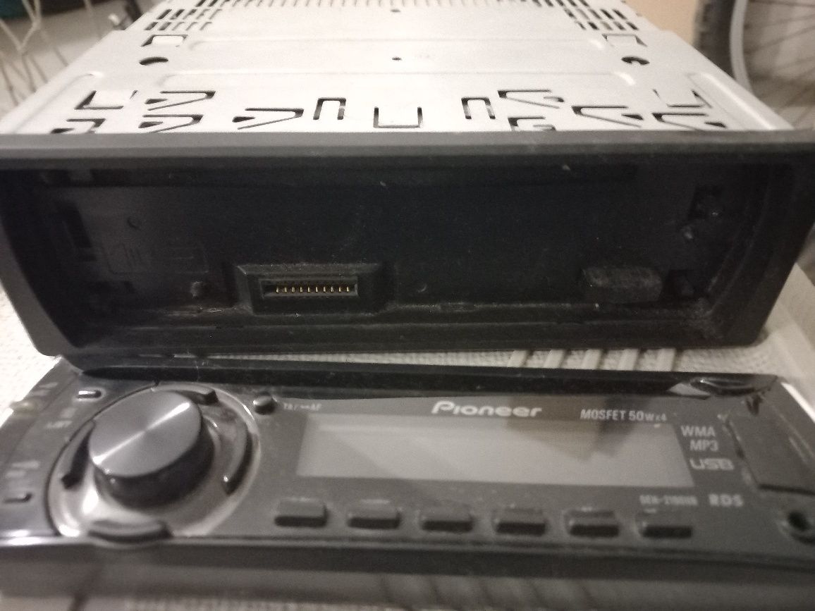 Auto radio pionner deh-2100ub