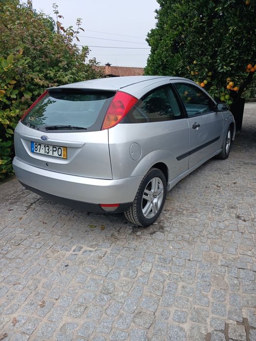 Ford Focus cinza
